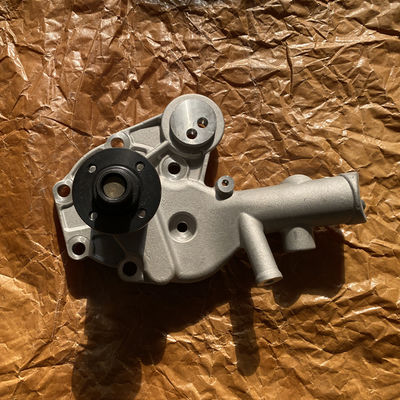 ISUZU 6HH1 6HE1 Dizel Motoru Su Pompası OEM 8943934473 6 Aylık Garanti